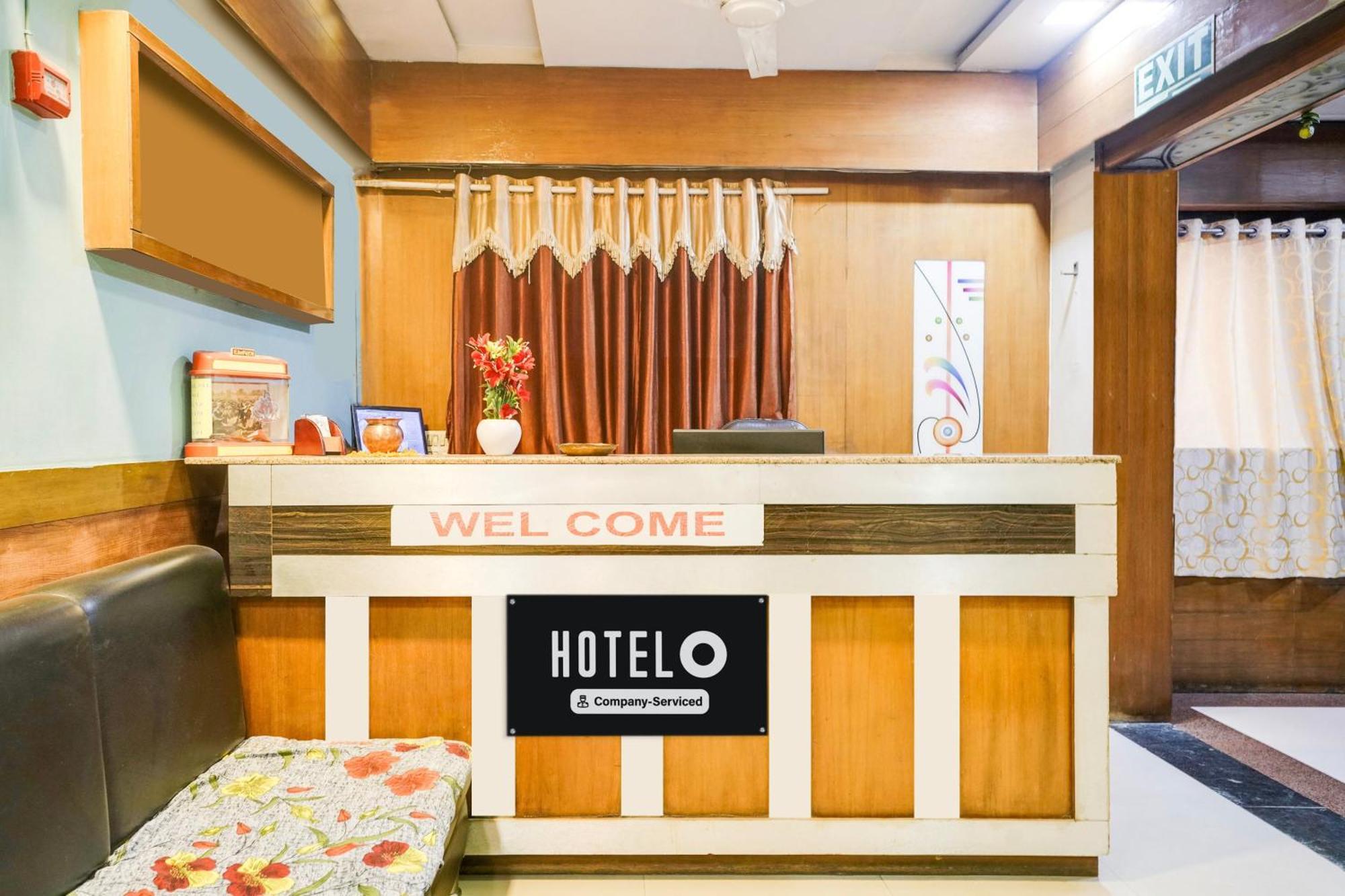 Hotel O Vanya Palace 아흐메다바드 외부 사진