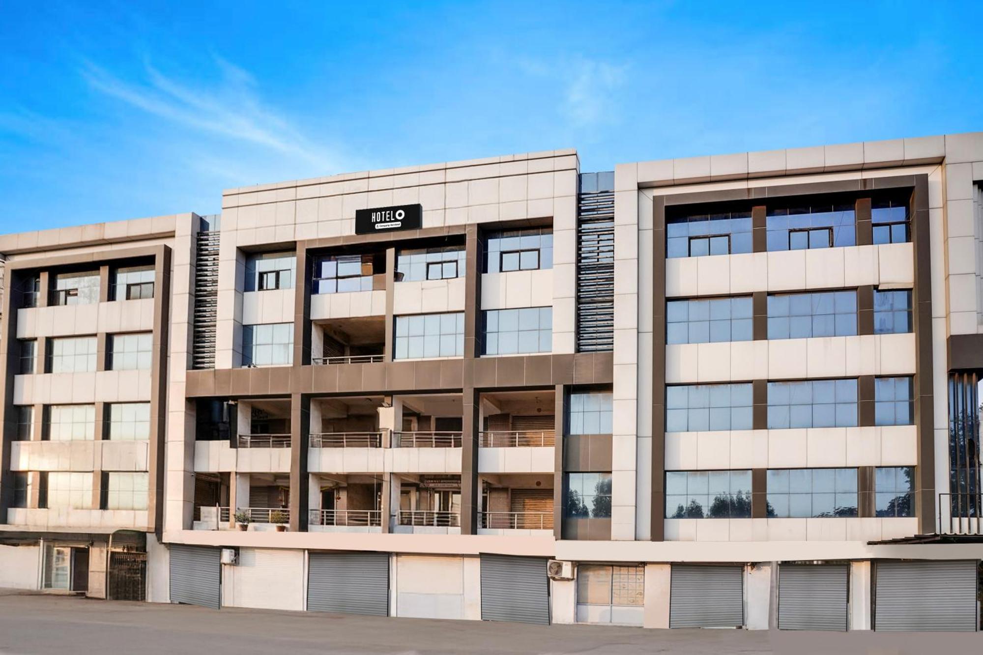 Hotel O Vanya Palace 아흐메다바드 외부 사진