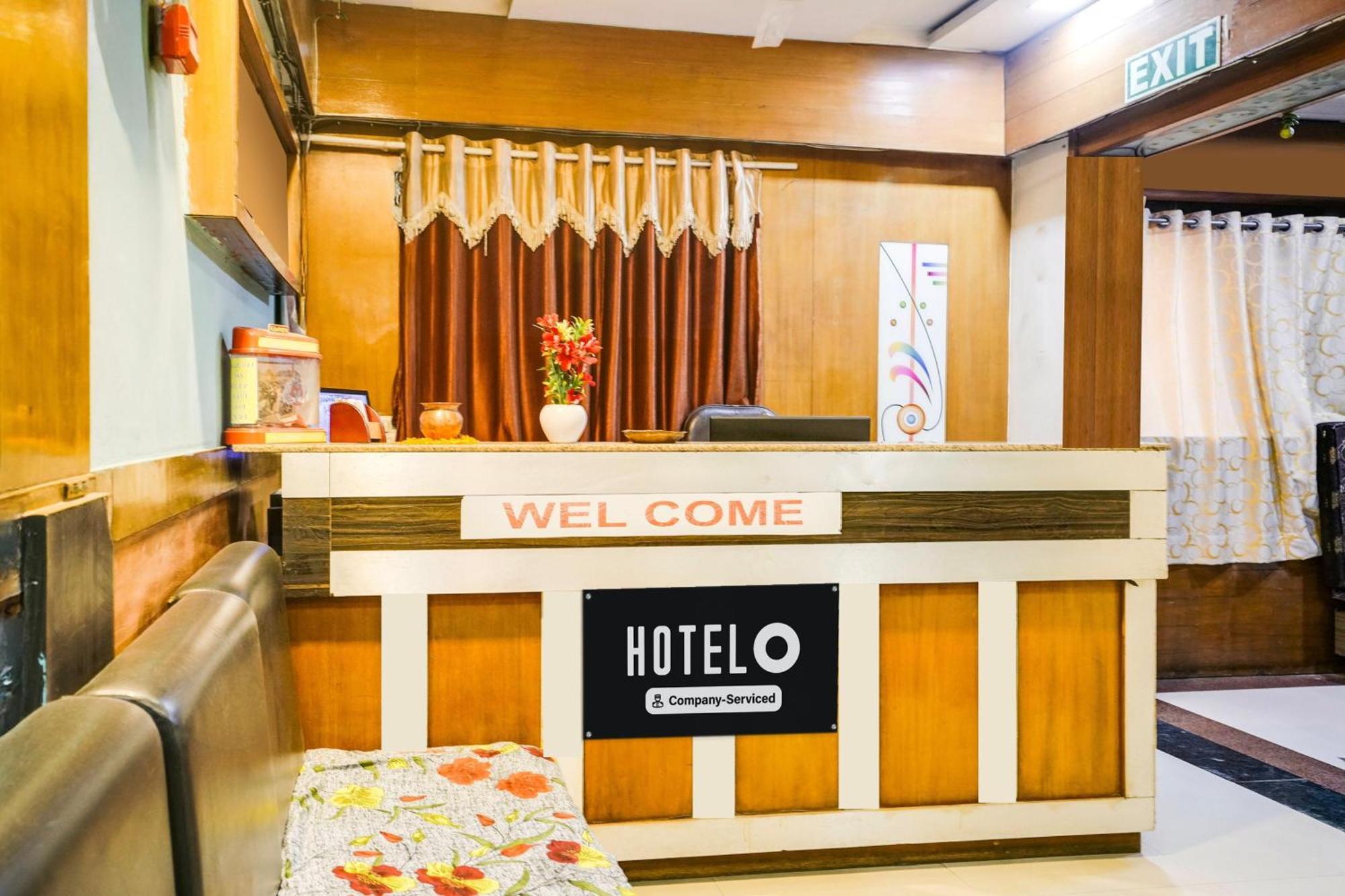 Hotel O Vanya Palace 아흐메다바드 외부 사진
